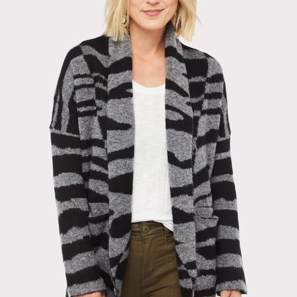 RD Style Oversized Zebra Striped Cardigan - NWT - Picture 6 of 7